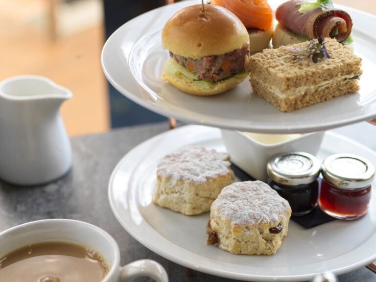 afternoon-tea-near-excel-london-sunborn-london